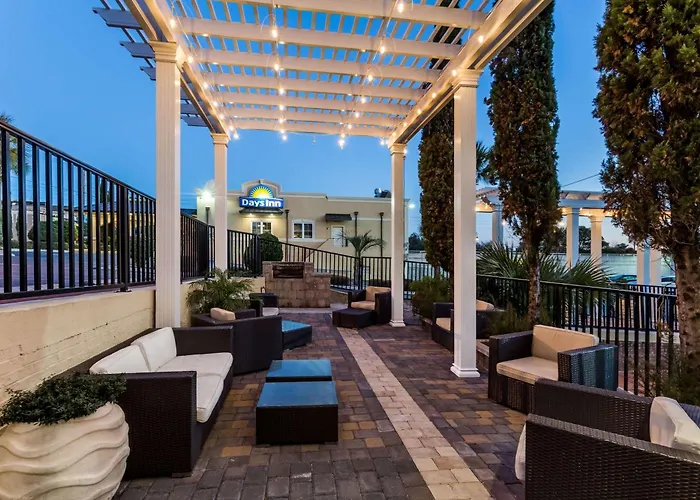 Days By Wyndham - Historic Downtown Hotel 2*