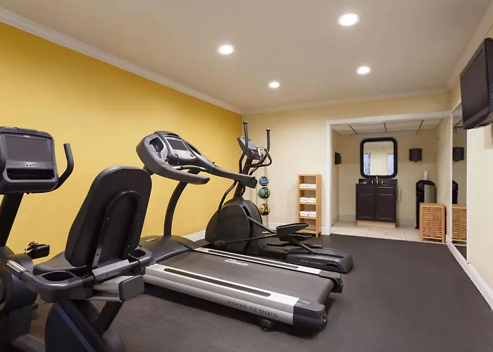 Days By Wyndham - Historic Downtown Hotel 2*