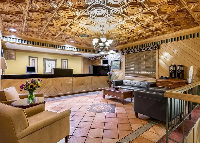 Hotel Days By Wyndham - Historic Downtown
