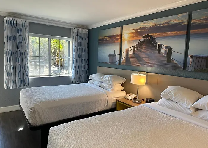 Hotel Days By Wyndham - Historic Downtown