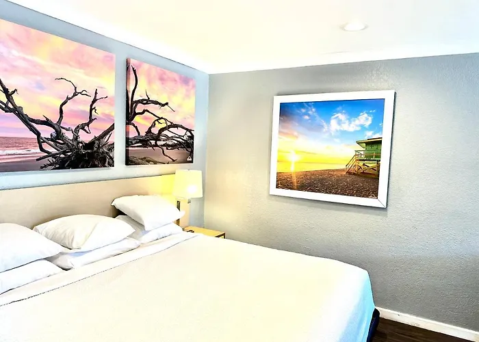 Days By Wyndham - Historic Downtown 2* Pensacola