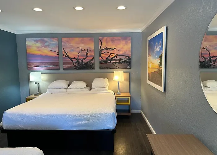 Days By Wyndham - Historic Downtown Pensacola