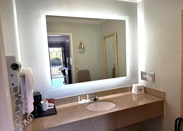 Hotel Days By Wyndham - Historic Downtown 2*