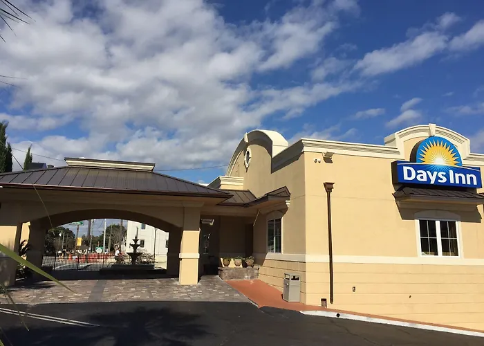 Days By Wyndham - Historic Downtown 2*