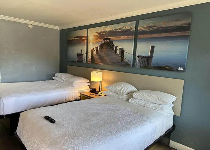 Days By Wyndham - Historic Downtown 2*