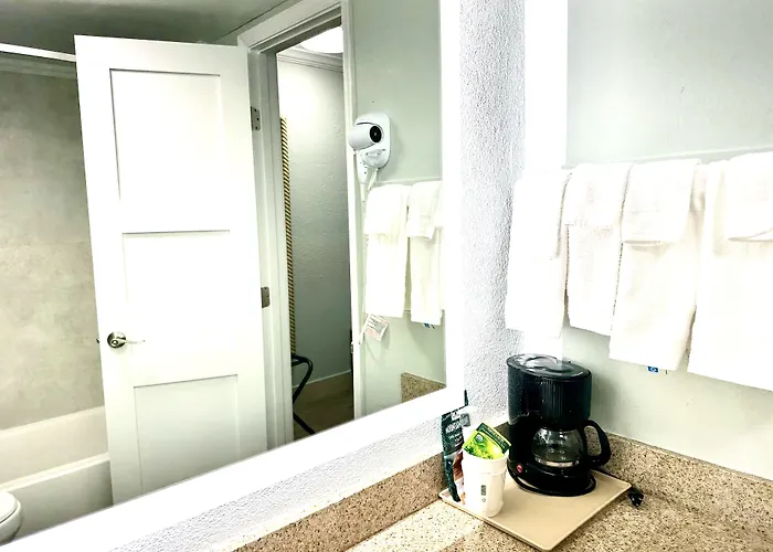 Hotel Days By Wyndham - Historic Downtown