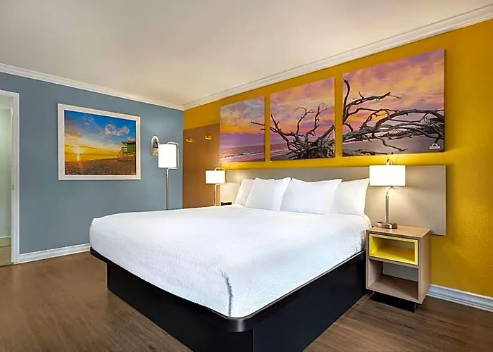 Hotel Days By Wyndham - Historic Downtown