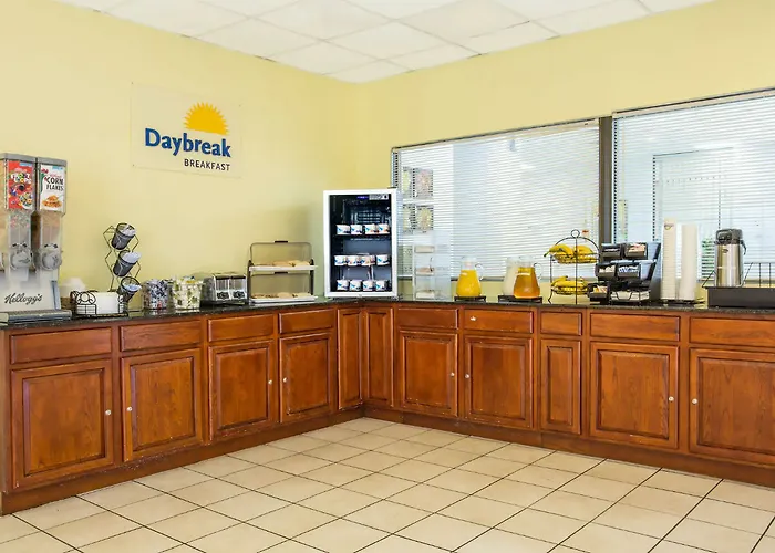 Days By Wyndham - Historic Downtown 2* Pensacola