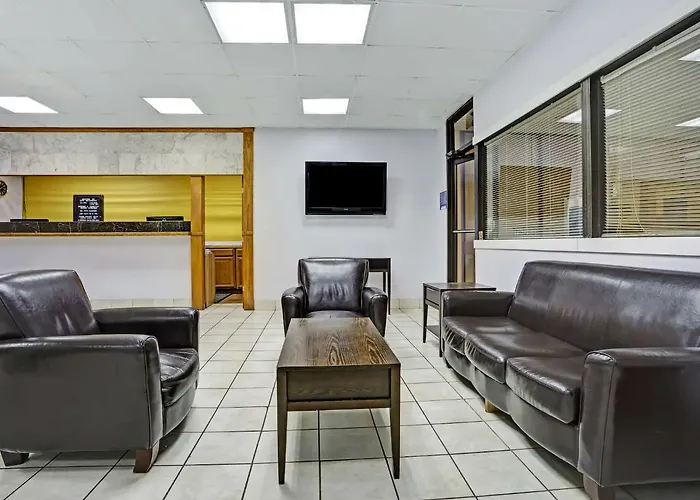 Hotel Days By Wyndham - Historic Downtown Pensacola